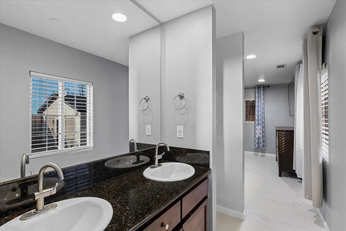 Oakdale, California 95361, United States, 3 Bedrooms Bedrooms, ,2 BathroomsBathrooms,Residential,Pending,84634