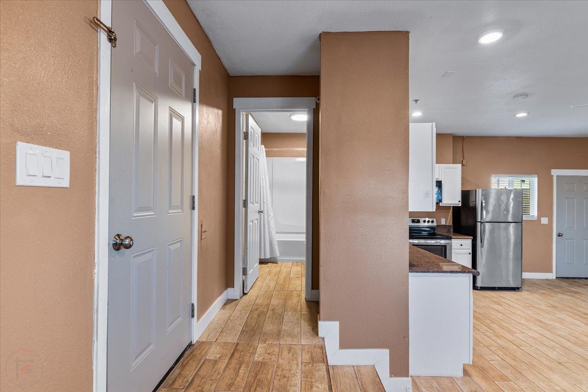 Oakdale, California 95361, United States, 3 Bedrooms Bedrooms, ,2 BathroomsBathrooms,Residential,Pending,84634