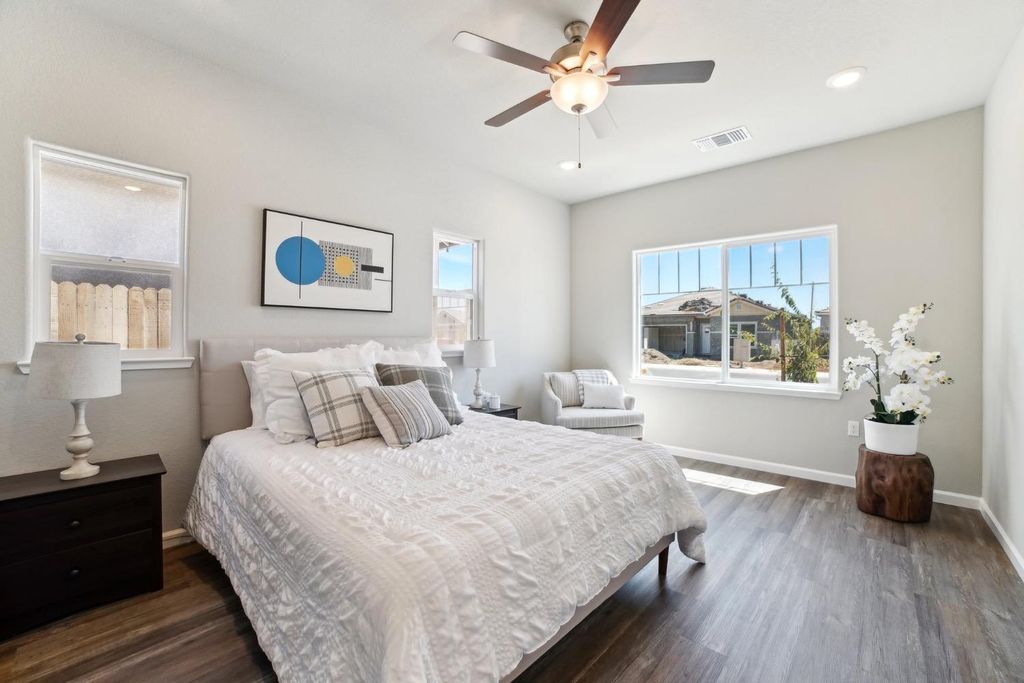 Photo of 1072 Hogan Road, Galt, CA 95632 (MLS # 226006214)