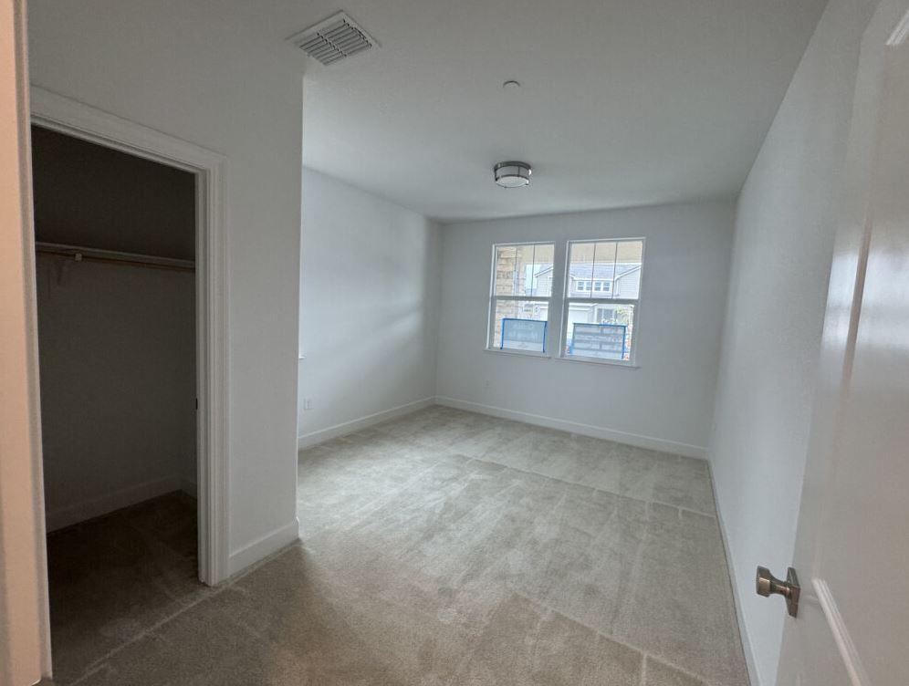 425 SE Crescent Moon Court