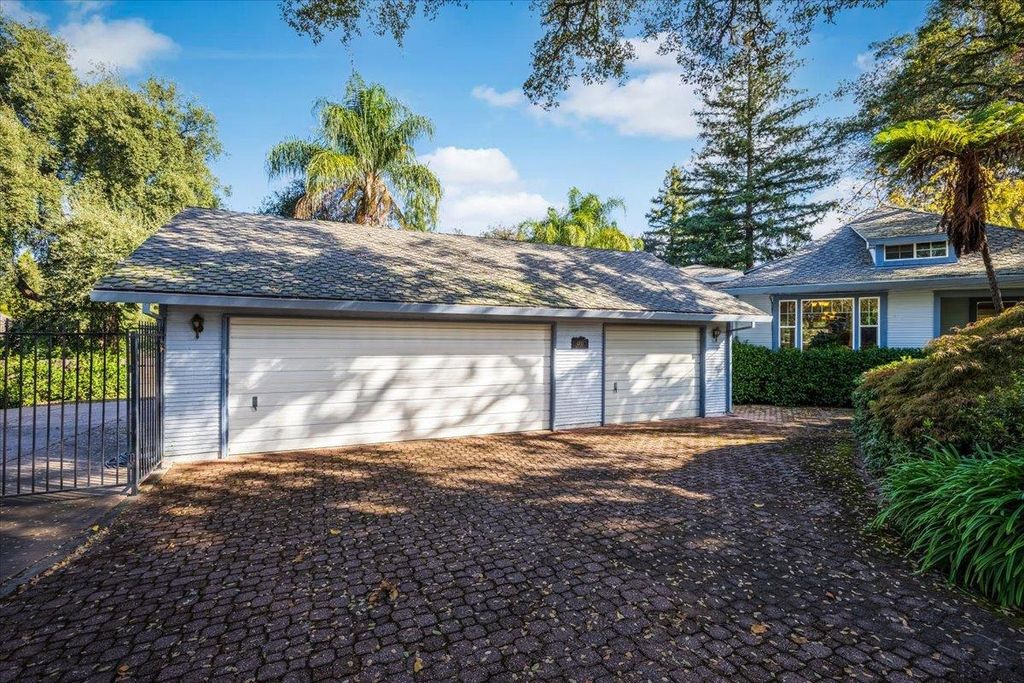 Photo of 4200 Hill Street, Fair Oaks, CA 95628 (MLS # 225137834)