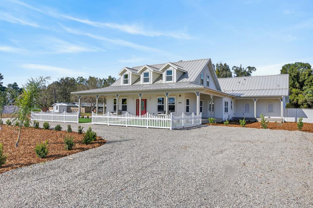 25265 Carlsbad Avenue