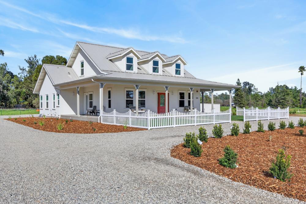 25265 Carlsbad Avenue