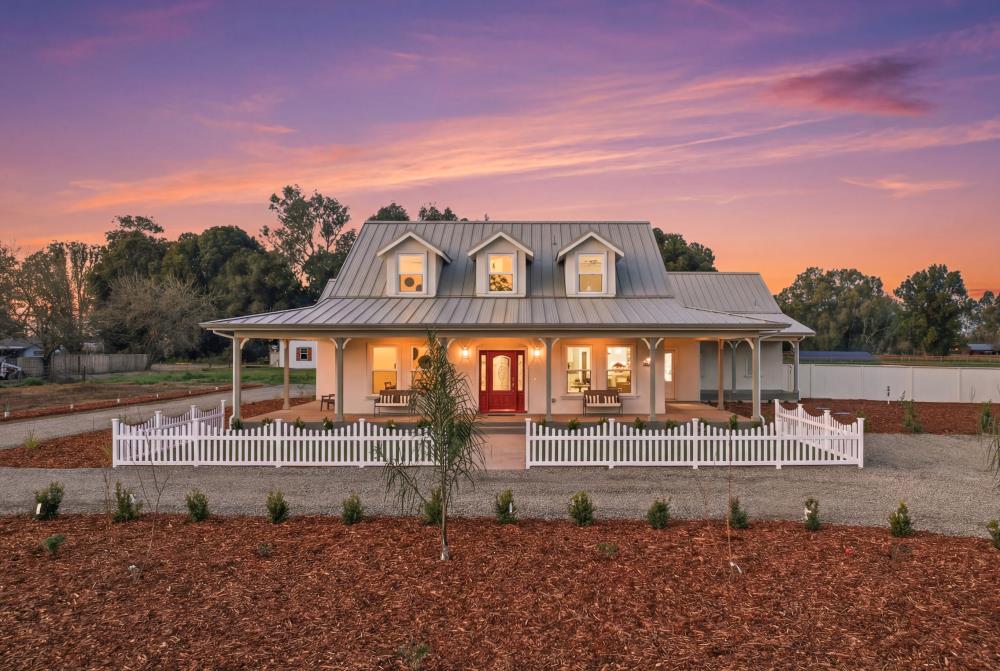 25265 Carlsbad Avenue