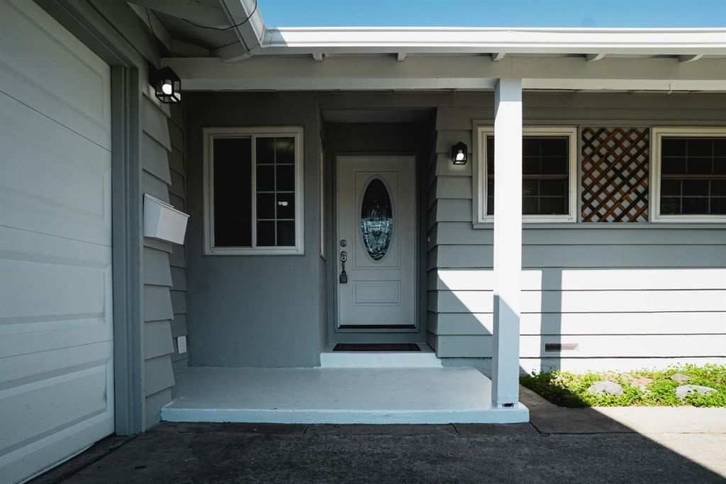 Photo of 5121 Verner Avenue, Sacramento, CA 95841 (MLS # 226005833)