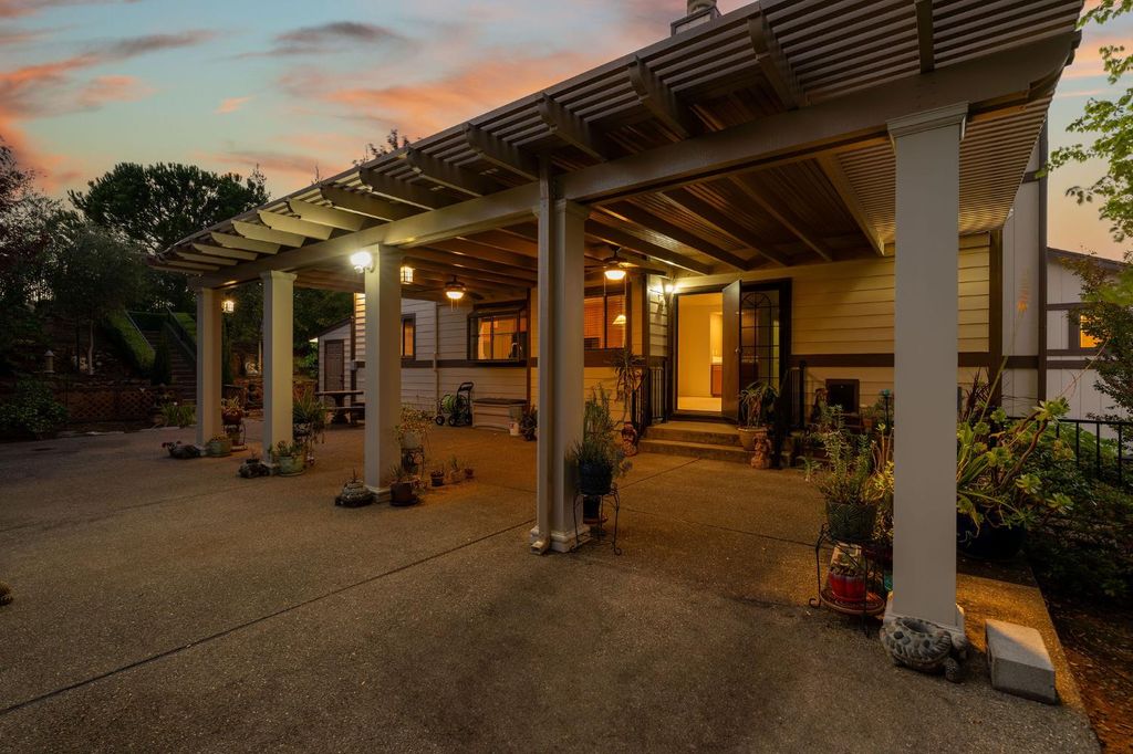 Photo of 377 Platt Cir, El Dorado Hills, CA 95762 (MLS # 226005892)