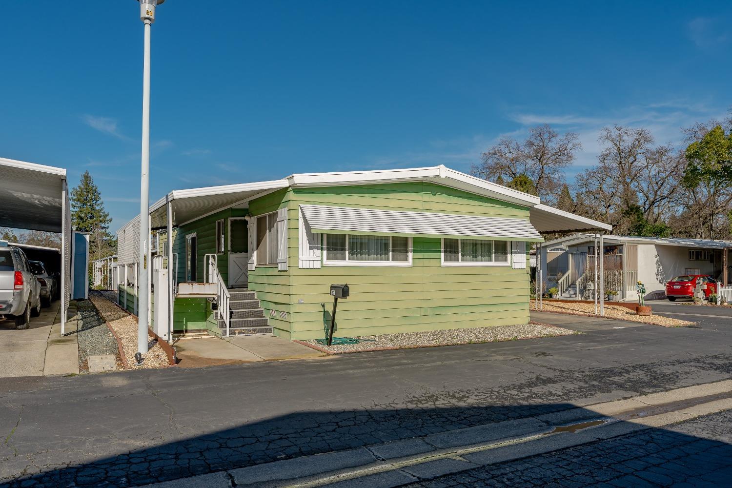 6900 Almond Avenue 33