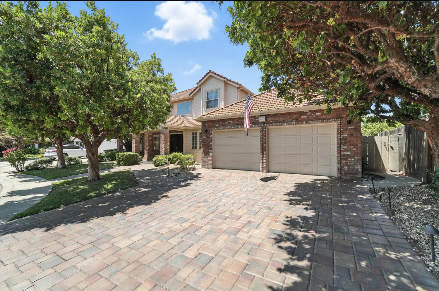 2705 Lake Front Court