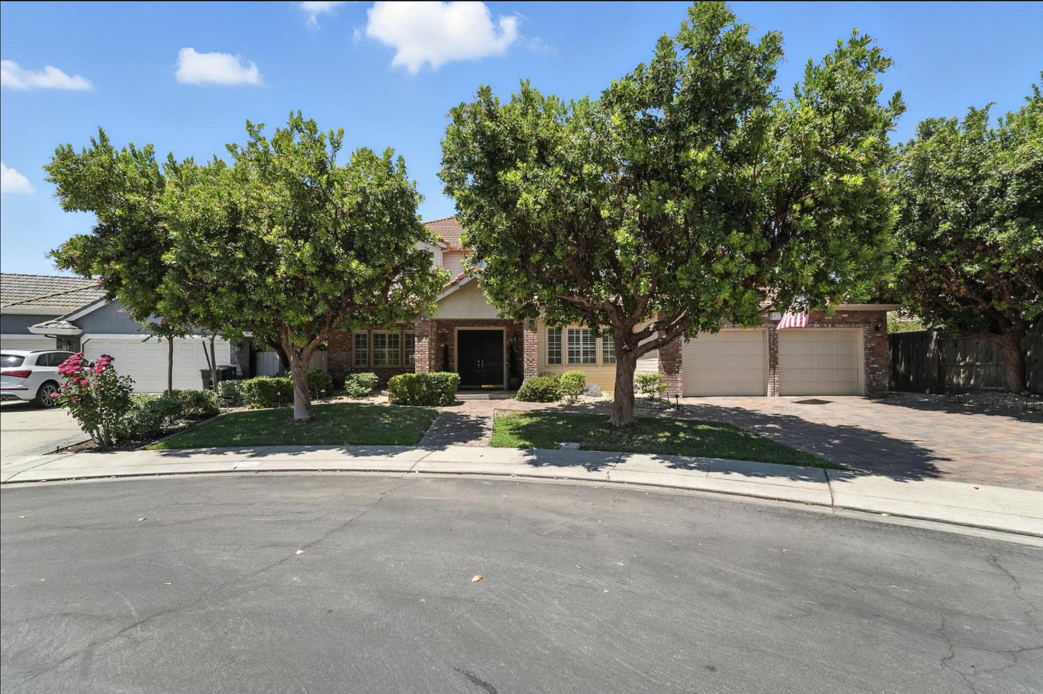 2705 Lake Front Court
