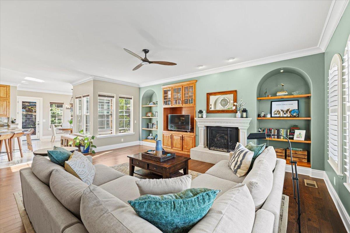 1804 Park Oak Drive