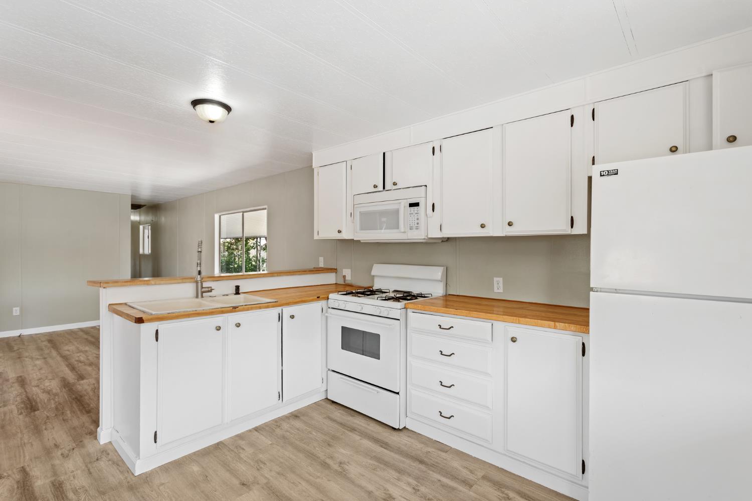 10035 Mills Station Road 100