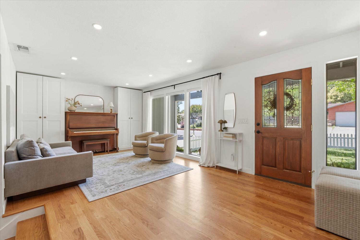 4460 La Mirada Cir