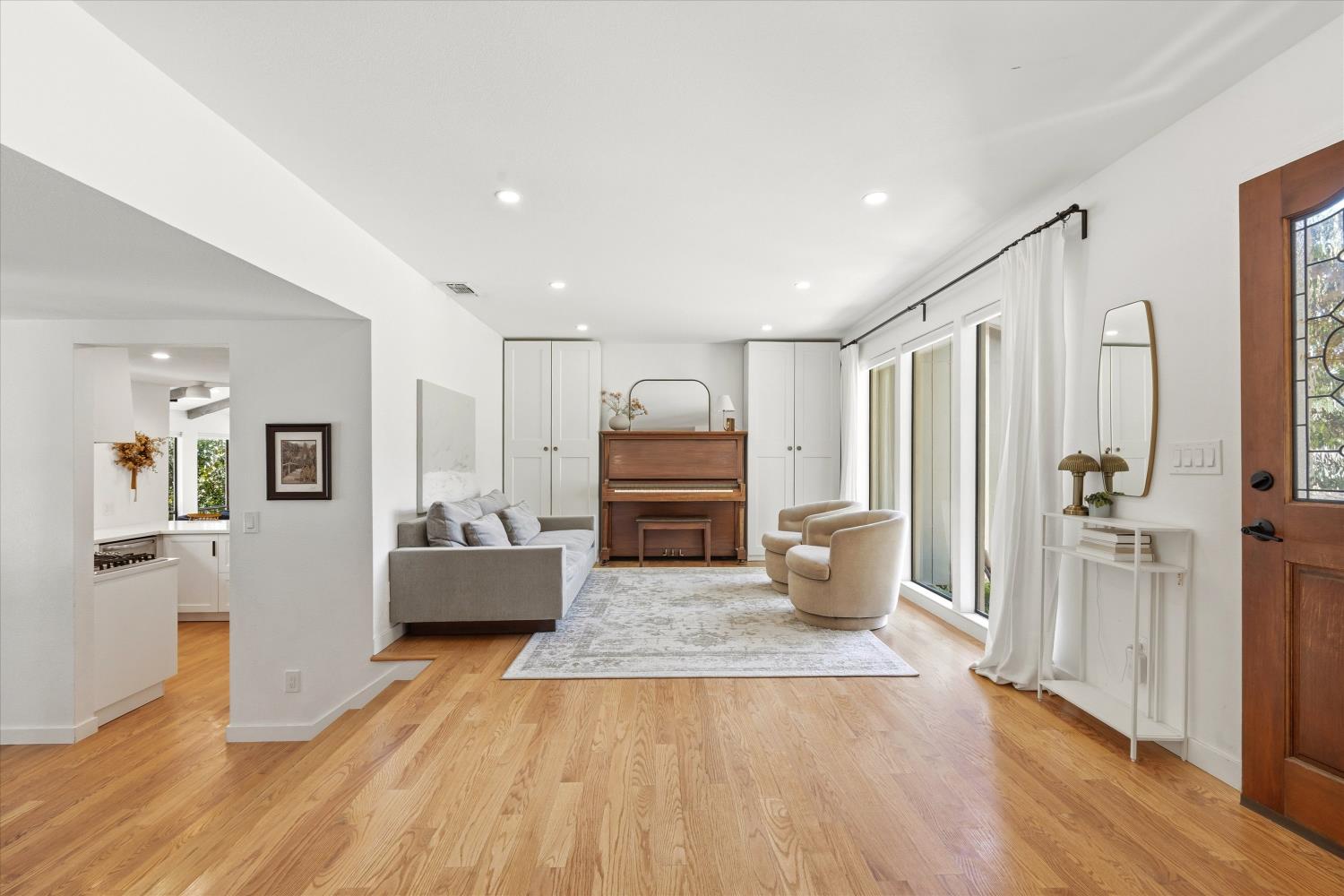 4460 La Mirada Cir