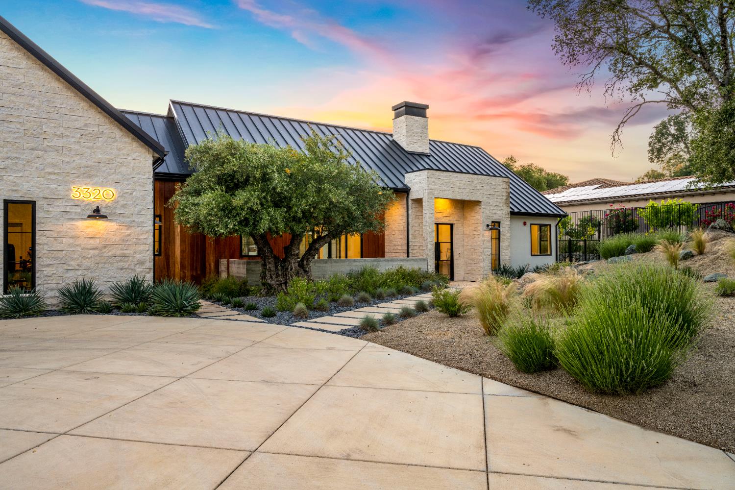 3320 Cherokee Trail