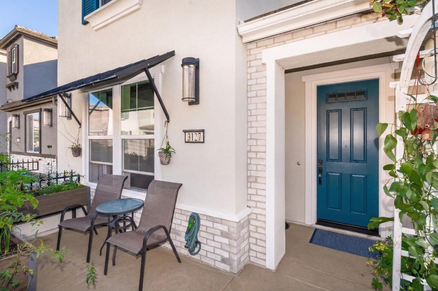 3127 Blackbird Court