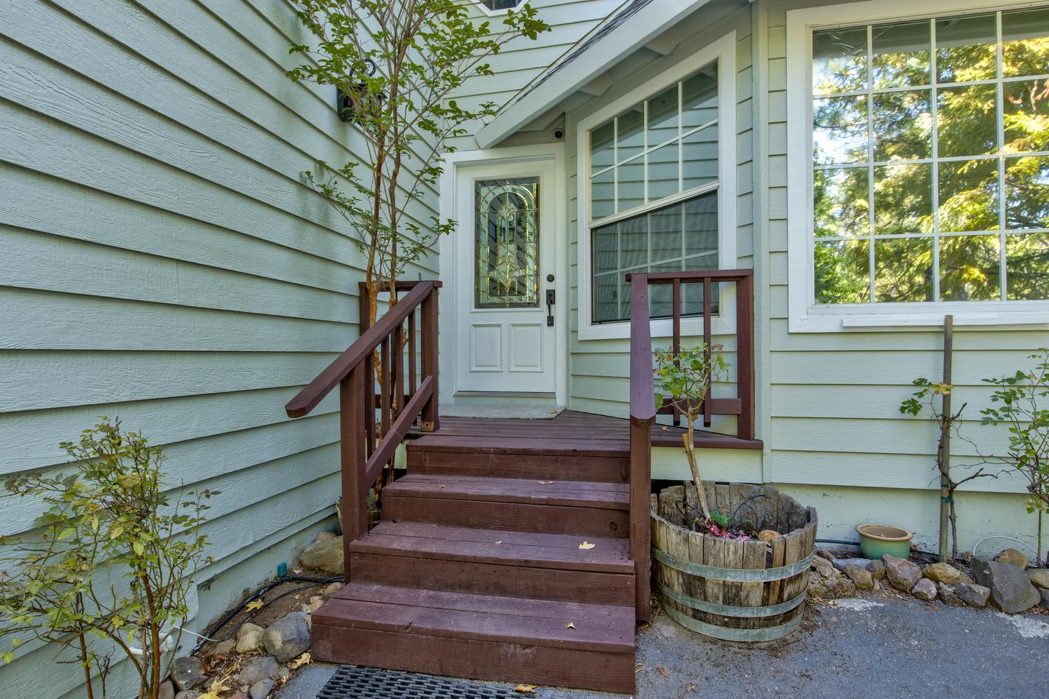 1071 Dogwood