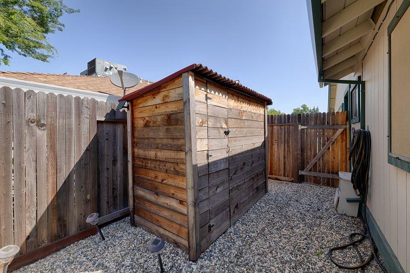 7235 La Luna Court