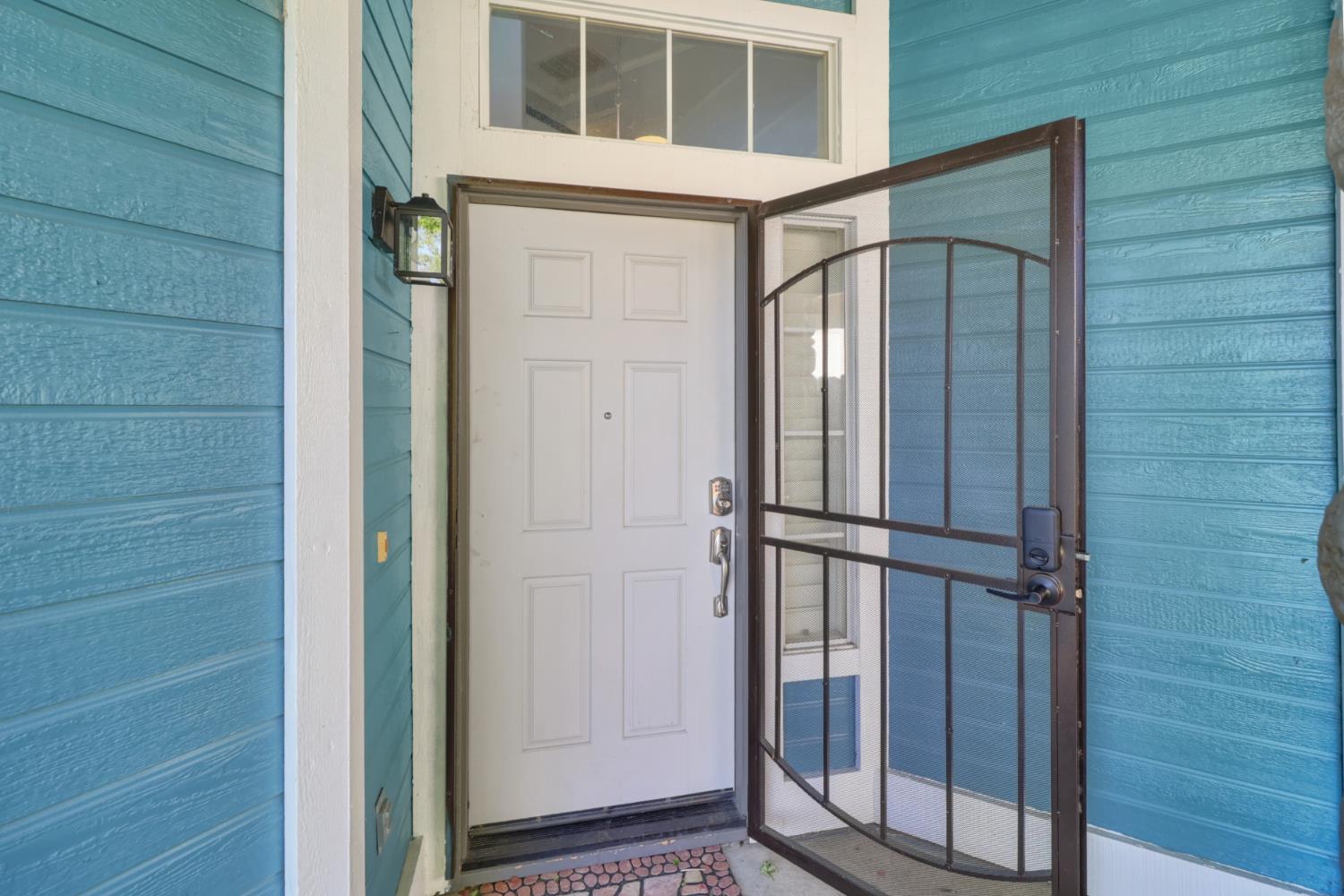 9021 Hooded crane Court