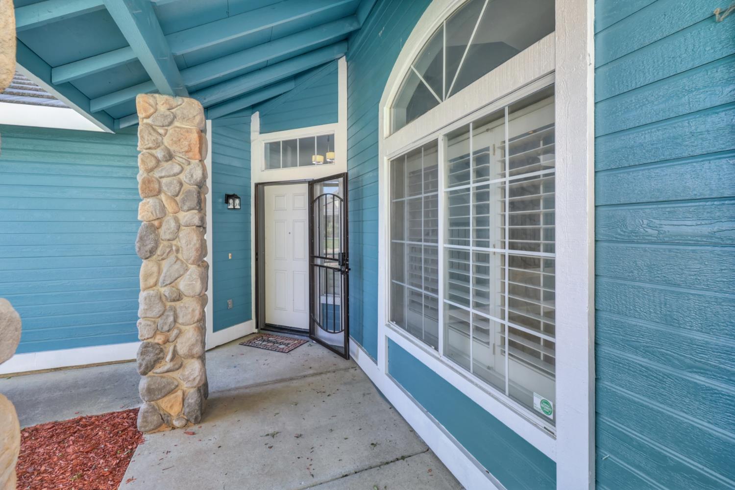 9021 Hooded crane Court