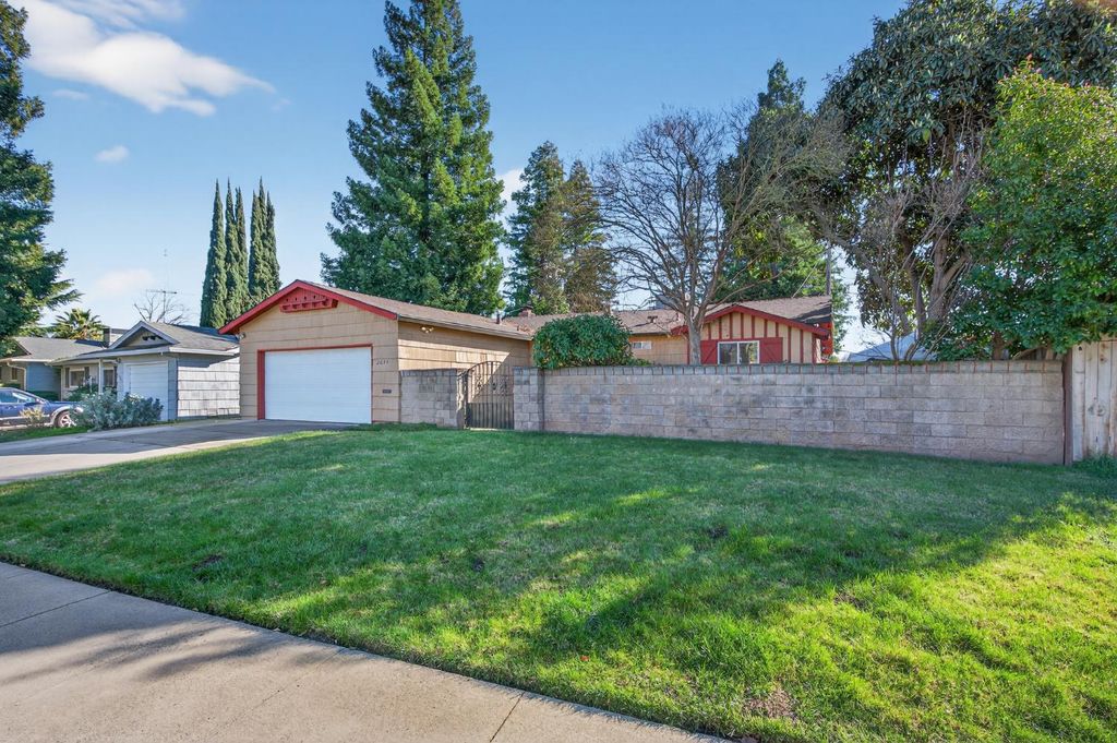 Photo of 2639 Las Casas Way, Rancho Cordova, CA 95670 (MLS # 226020686)