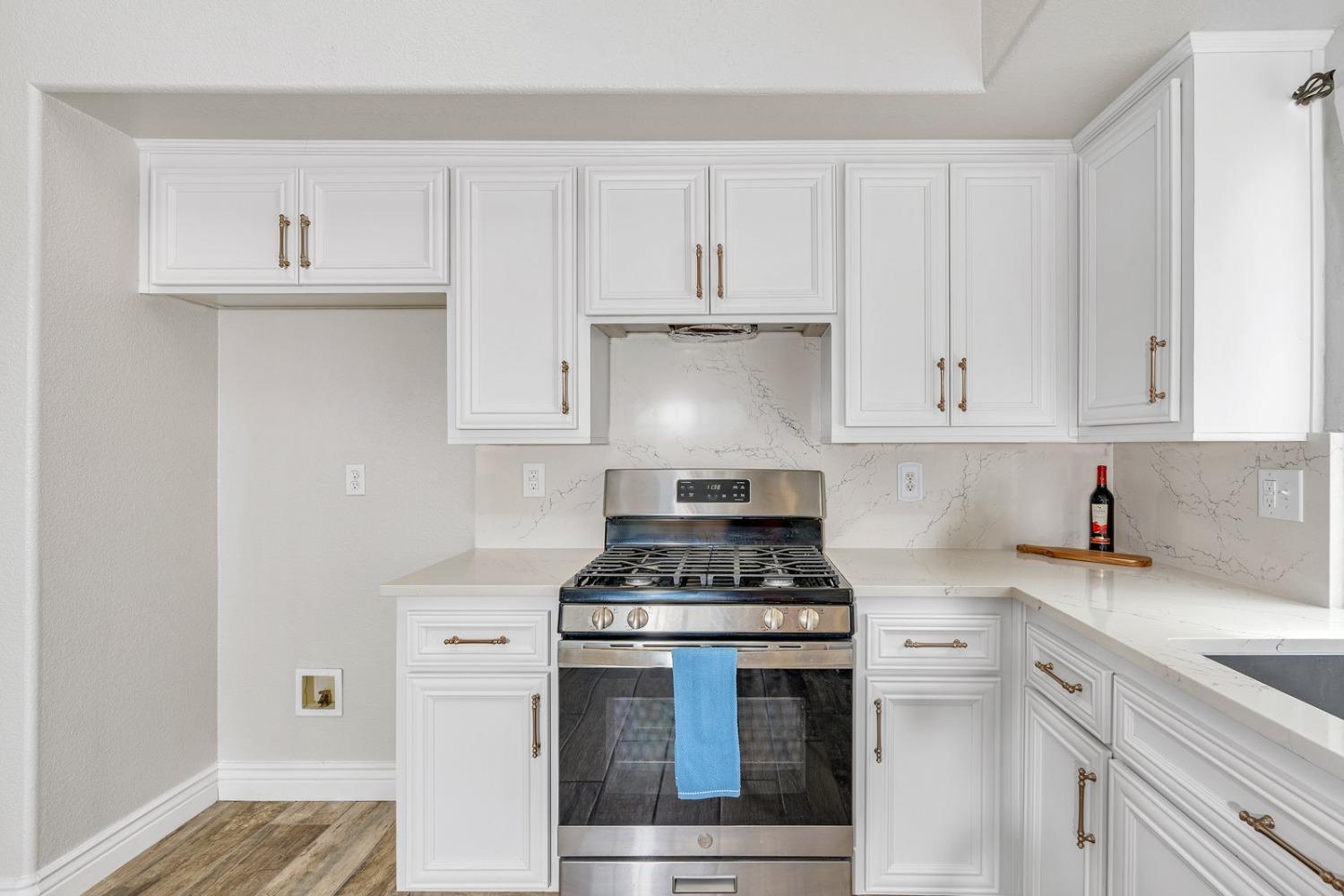 Los Banos, California 93635, United States, 4 Bedrooms Bedrooms, ,2 BathroomsBathrooms,Residential,Active,110823