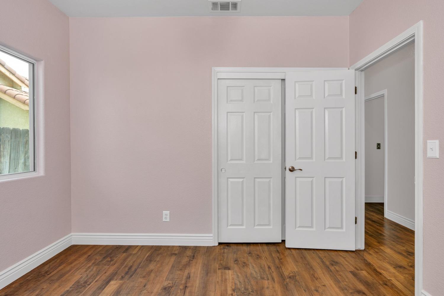 Los Banos, California 93635, United States, 4 Bedrooms Bedrooms, ,2 BathroomsBathrooms,Residential,Active,110823