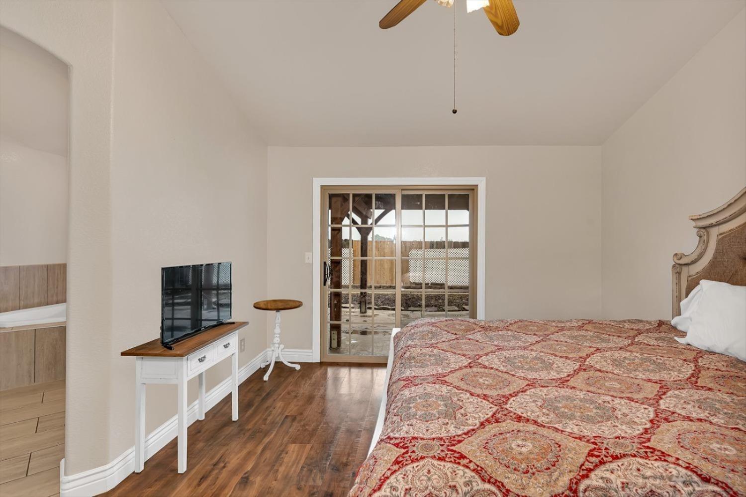 Los Banos, California 93635, United States, 4 Bedrooms Bedrooms, ,2 BathroomsBathrooms,Residential,Active,110823