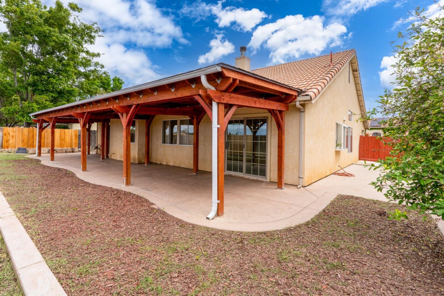 Los Banos, California 93635, United States, 4 Bedrooms Bedrooms, ,2 BathroomsBathrooms,Residential,Active,110823