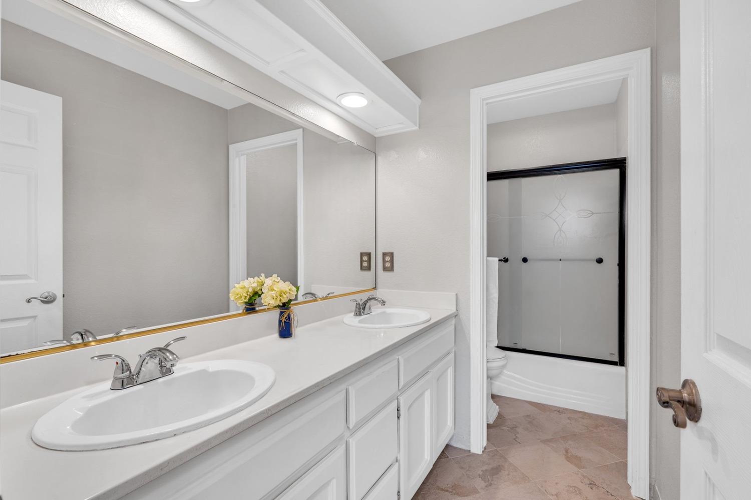 Los Banos, California 93635, United States, 4 Bedrooms Bedrooms, ,2 BathroomsBathrooms,Residential,Active,110823