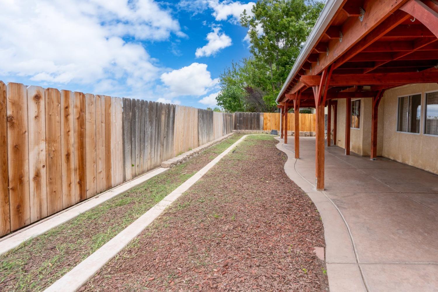 Los Banos, California 93635, United States, 4 Bedrooms Bedrooms, ,2 BathroomsBathrooms,Residential,Active,110823