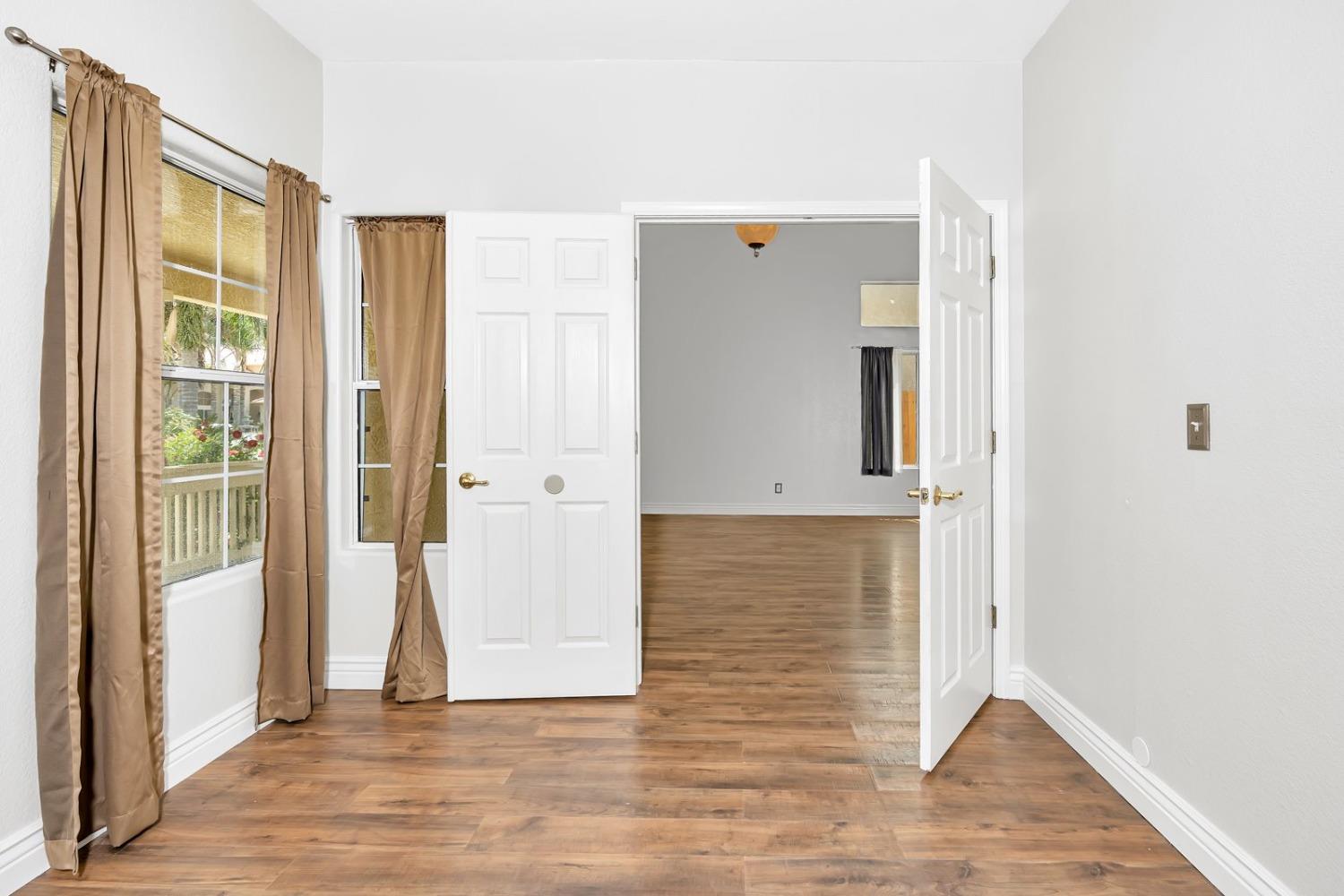 Los Banos, California 93635, United States, 4 Bedrooms Bedrooms, ,2 BathroomsBathrooms,Residential,Active,110823