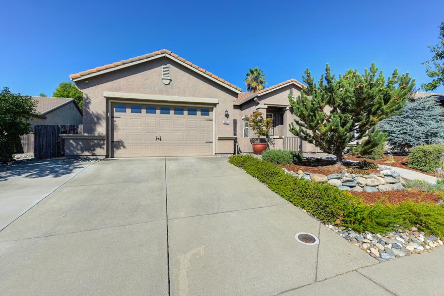 4366 Lakebreeze Drive