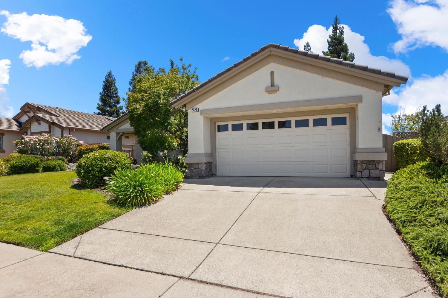 2723 Woodacre Lane