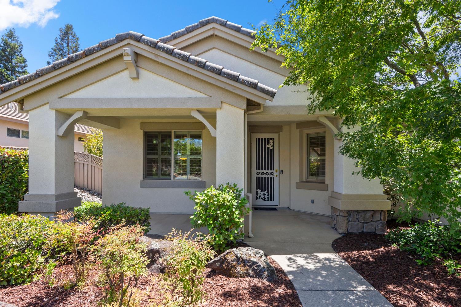 2723 Woodacre Lane