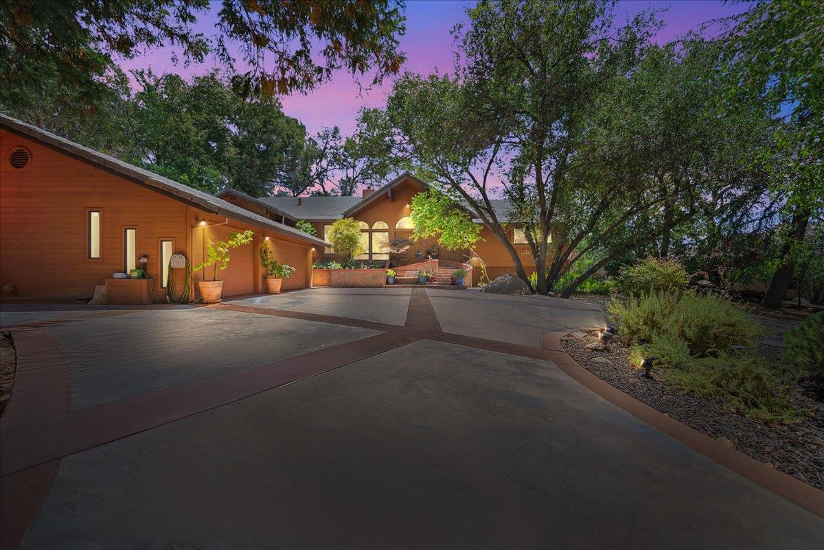 6415 Fairway Court