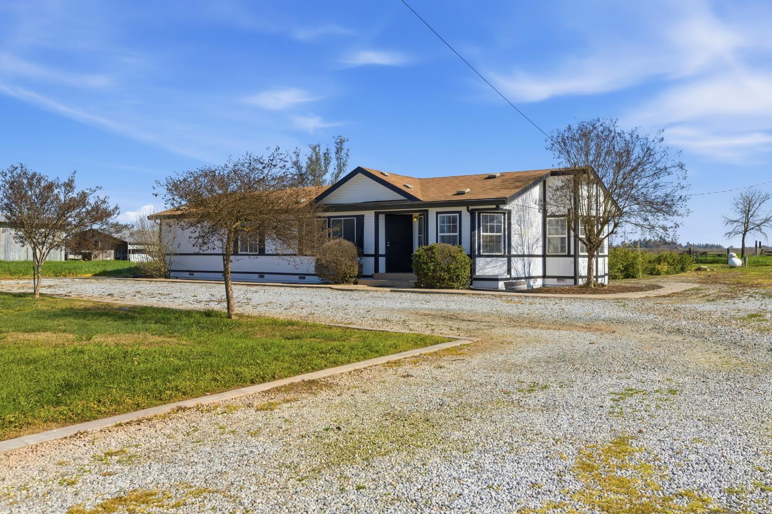 10118 Pioneer Avenue