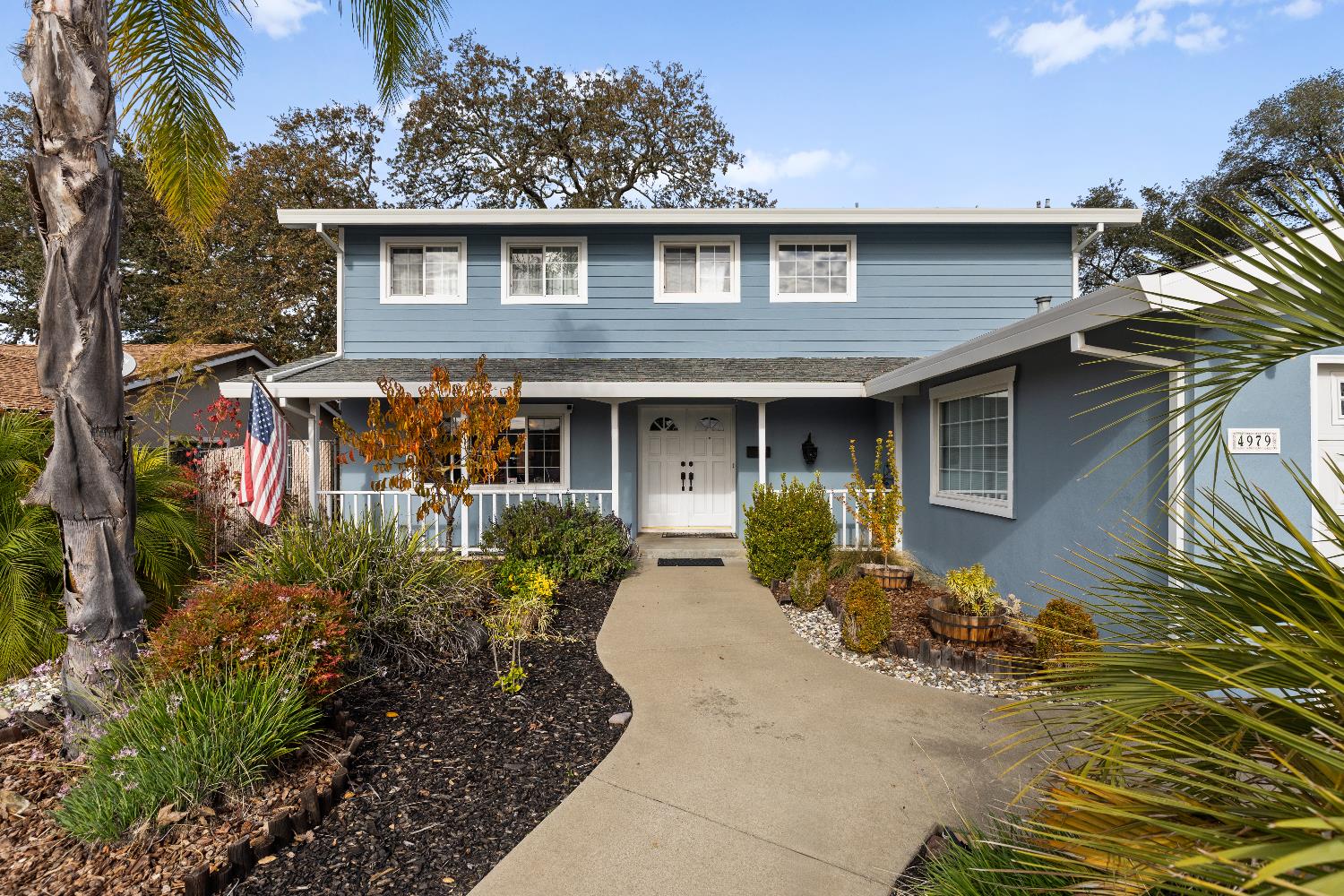 4979 Hillridge Way