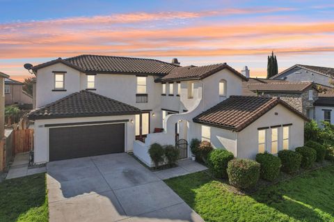 1412 Cliff Swallow Drive Patterson CA 95363