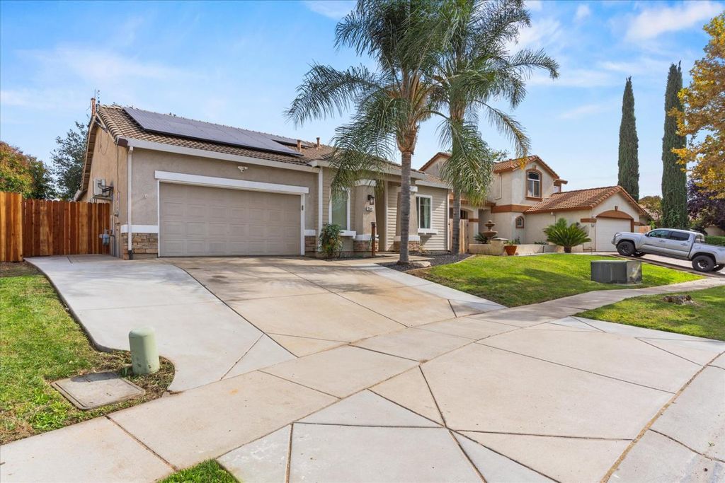 Photo of 3541 Greens St, Plumas Lake, CA 95961 (MLS # 225136980)