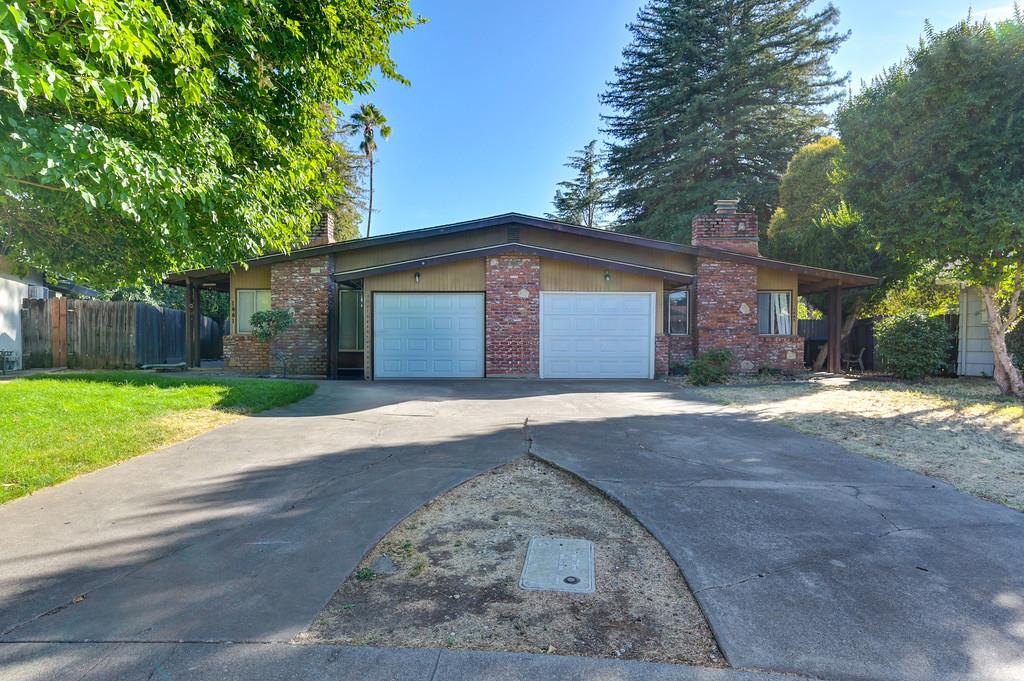 1441 Inge Court