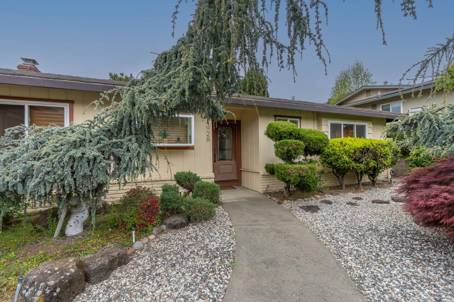 4928 Beacon Hill Drive