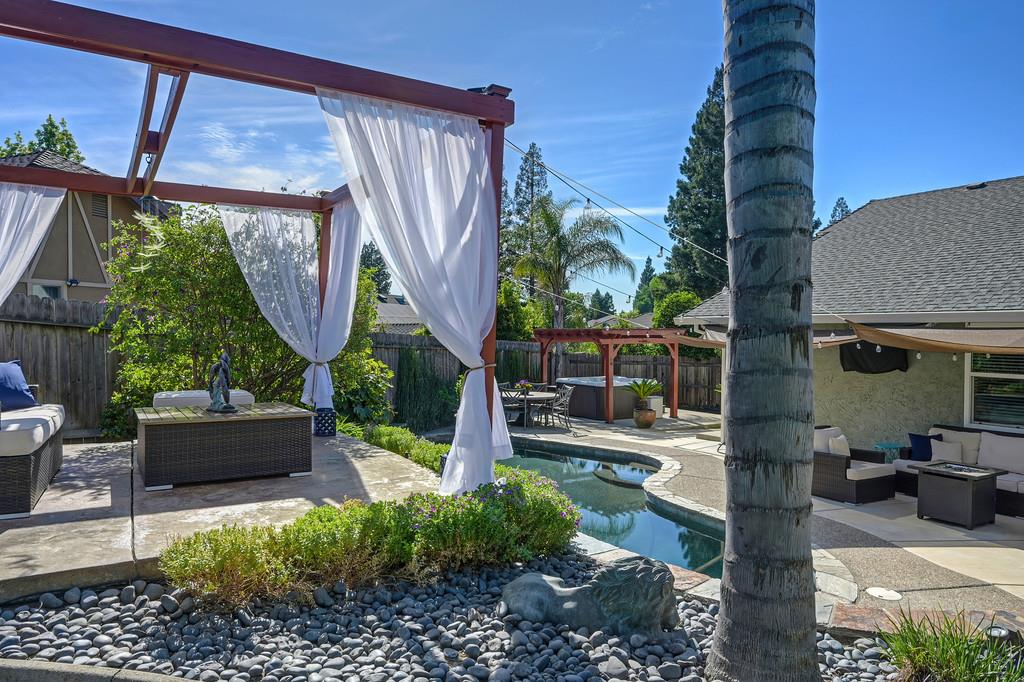 1005 Palos Verdes Court