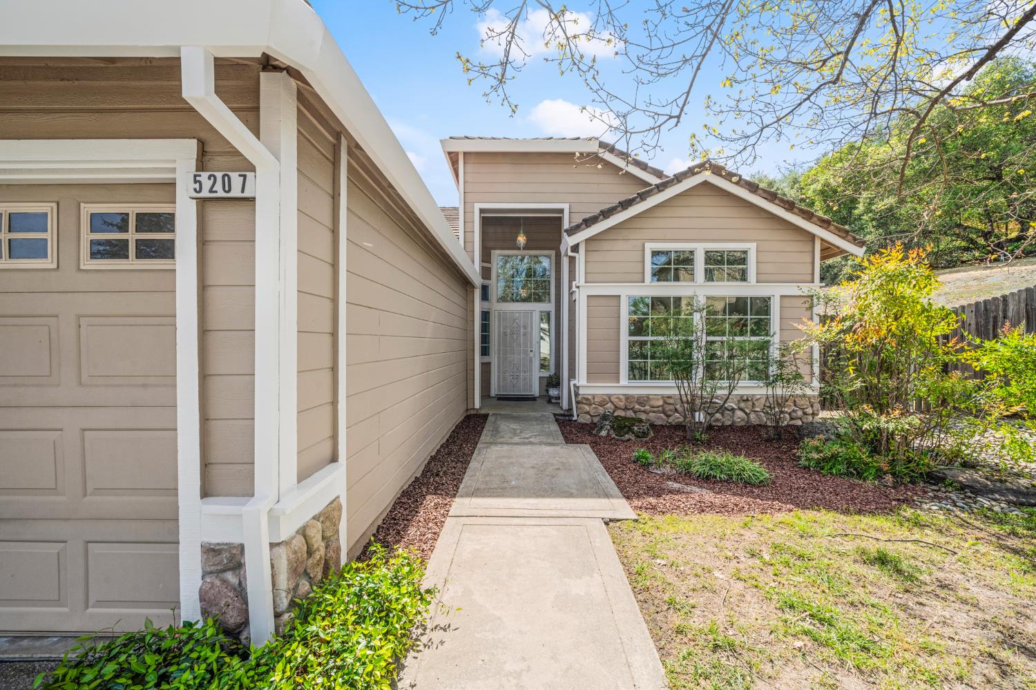 5207 Equestrian Court