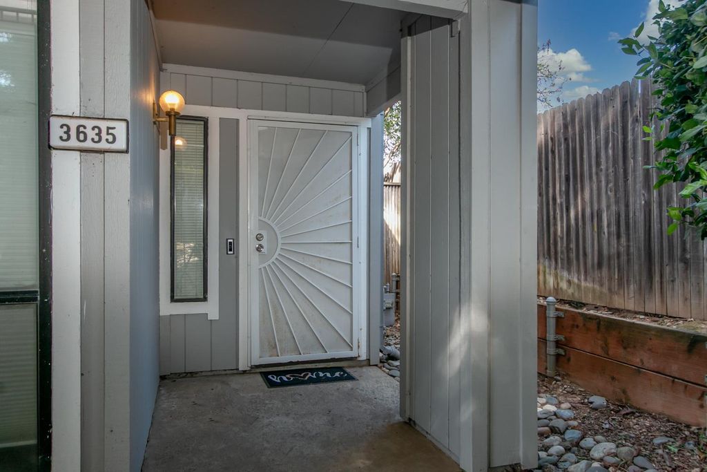 Photo of 3635 Gold Creek Lane, Sacramento, CA 95827 (MLS # 226030145)