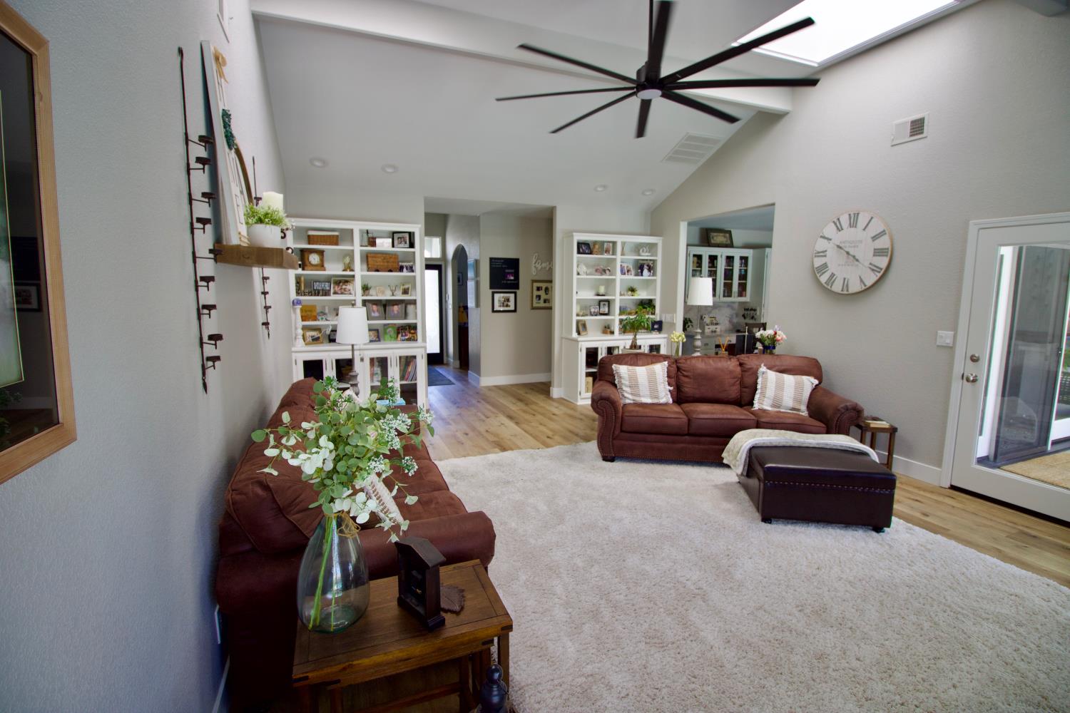 912 Bogarin Lane