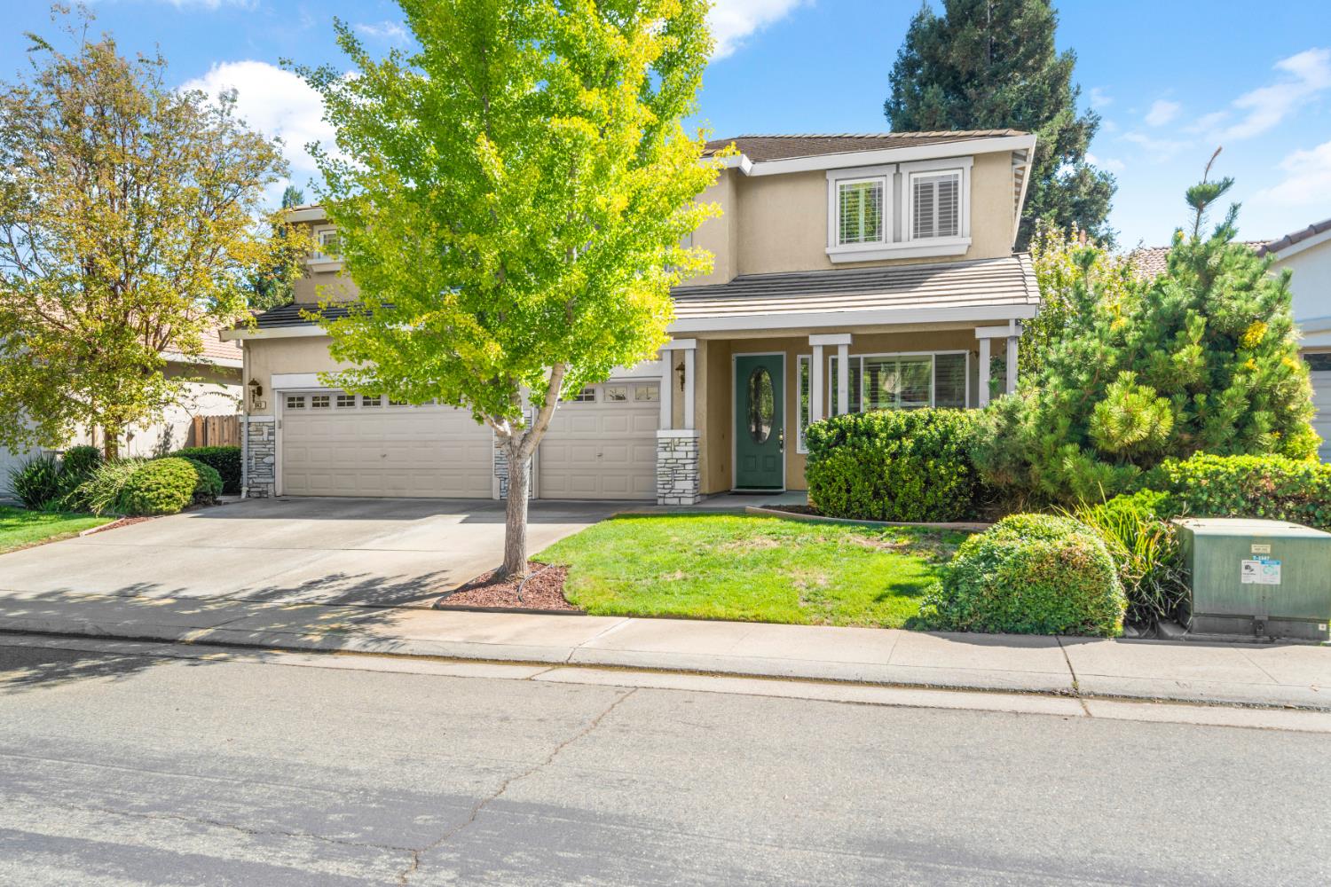 843 Leith Court