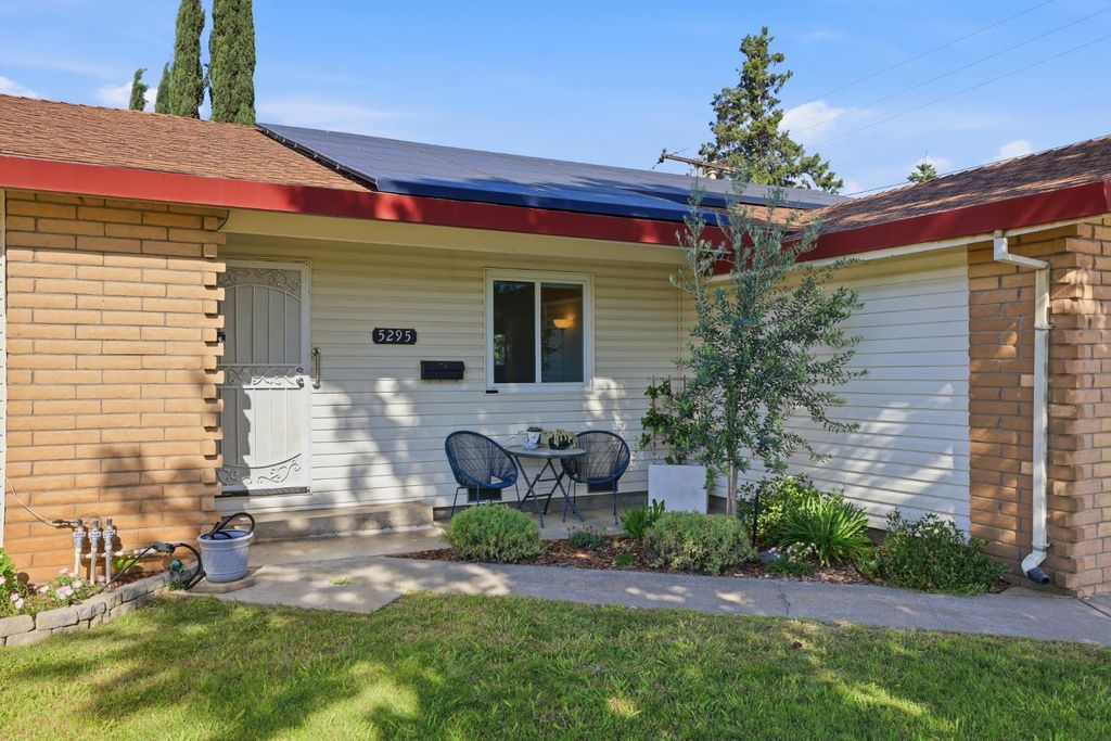 Photo of 5295 Baumgart Way, Carmichael, CA 95608 (MLS # 226037734)