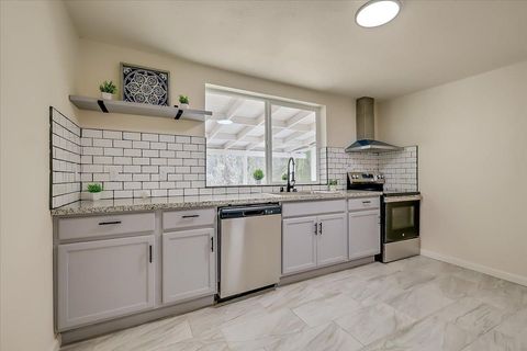 MLS: 225048070
