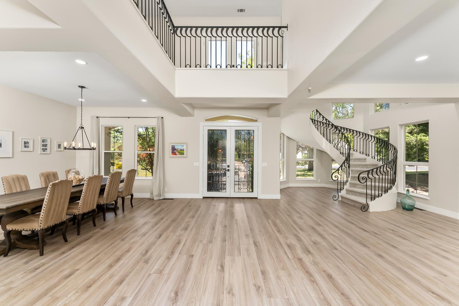 5142 westbury Circle