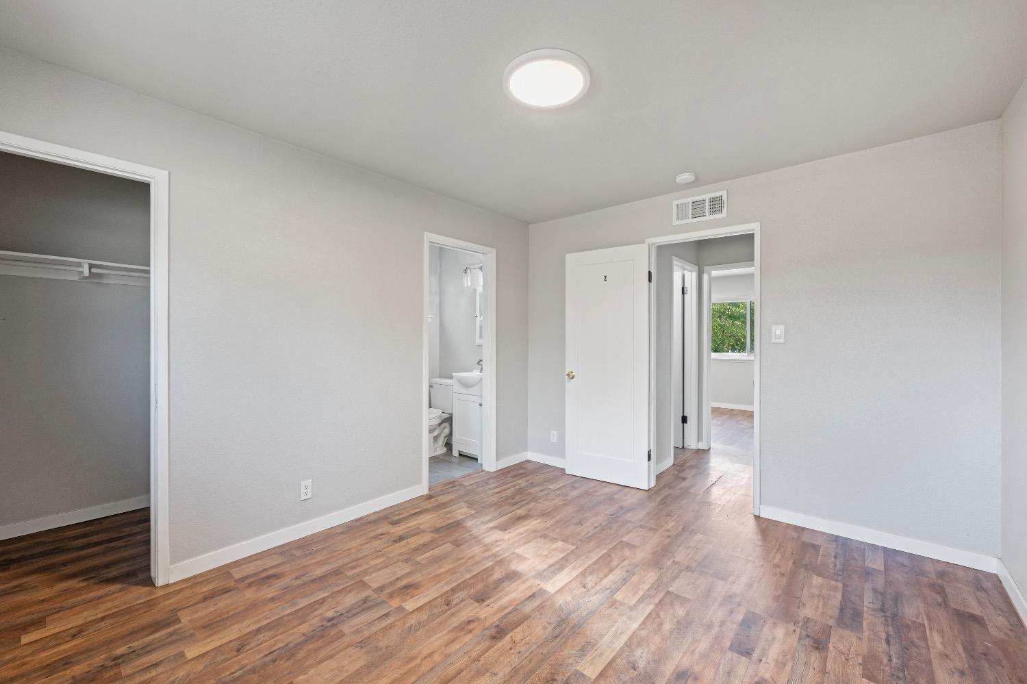 4420 Fenwick